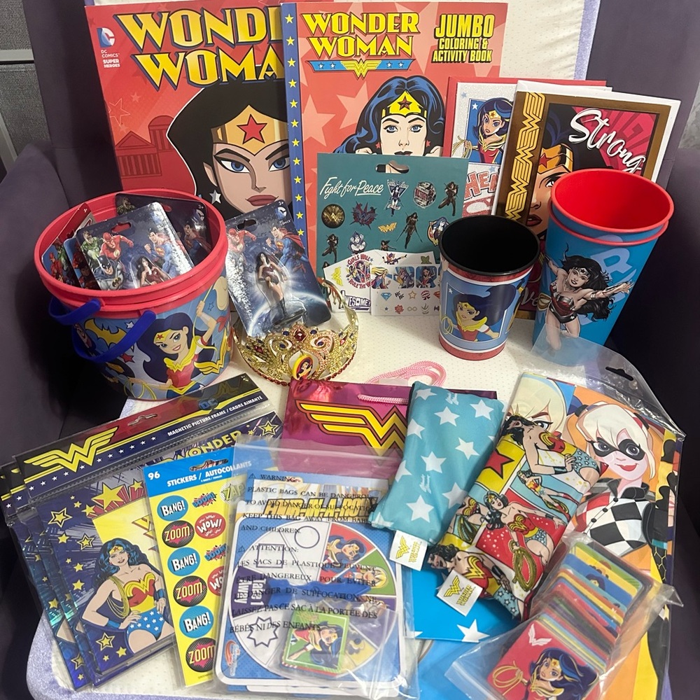 DC Comics Wonder Woman Party Supplies Set